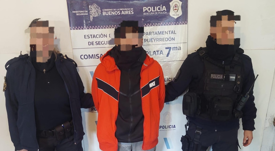Robaron una camioneta y chocaron durante la fuga: un detenido y un prófugo