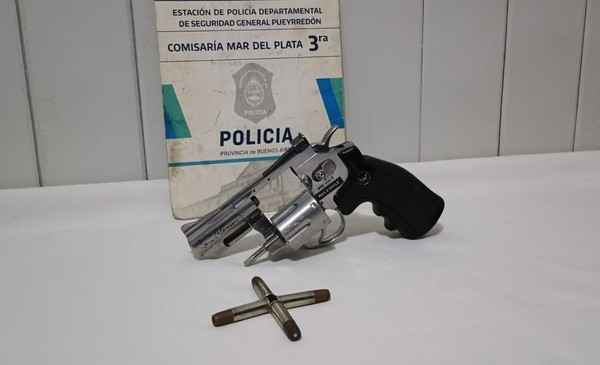 ¿Un motochorro con pistola de juguete? Nivel GTA en El Progreso