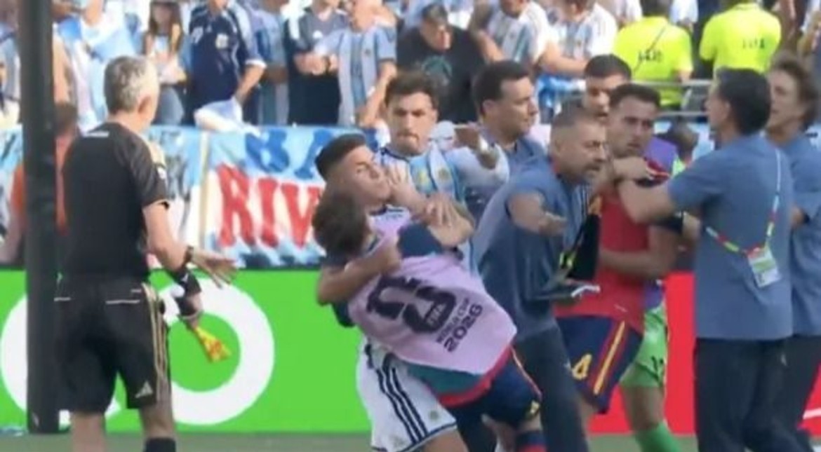 El gesto de los jugadores de España que desató la reacción de Leandro Paredes
