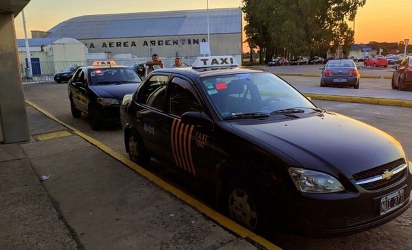 Taxistas marplatenses rechazan los cambios en la licencia profesional y denuncian que el nuevo trámite "impide trabajar"