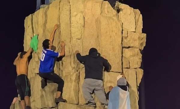 Cómo sigue el chico que cayó del Monumento a San Martín durante los festejos