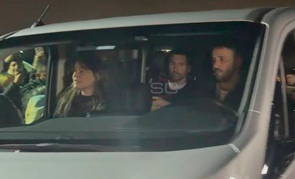 El capitán ya está en Rosario: Messi llegó al país para descansar junto a su familia