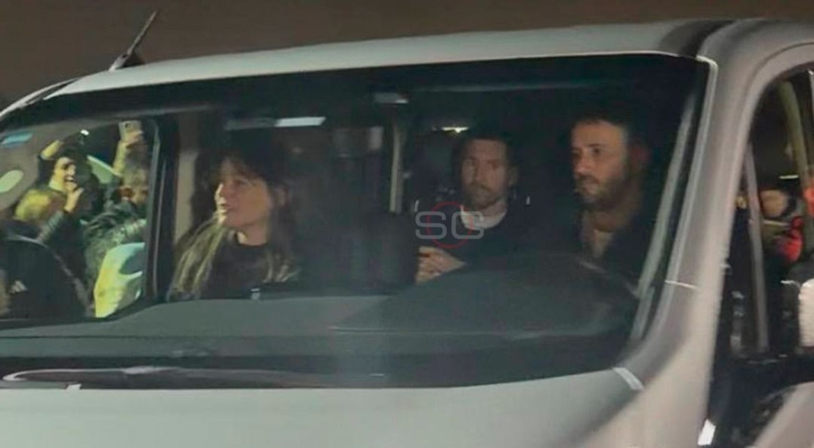 El capitán ya está en Rosario: Messi llegó al país para descansar junto a su familia