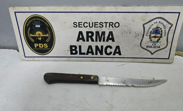 Estaban borrachos, se pelearon en un baldío y secuestraron un cuchillo