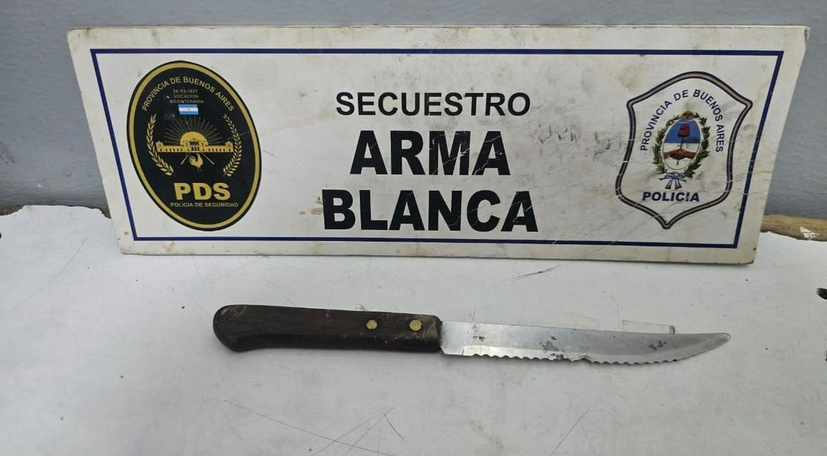 Estaban borrachos, se pelearon en un baldío y secuestraron un cuchillo