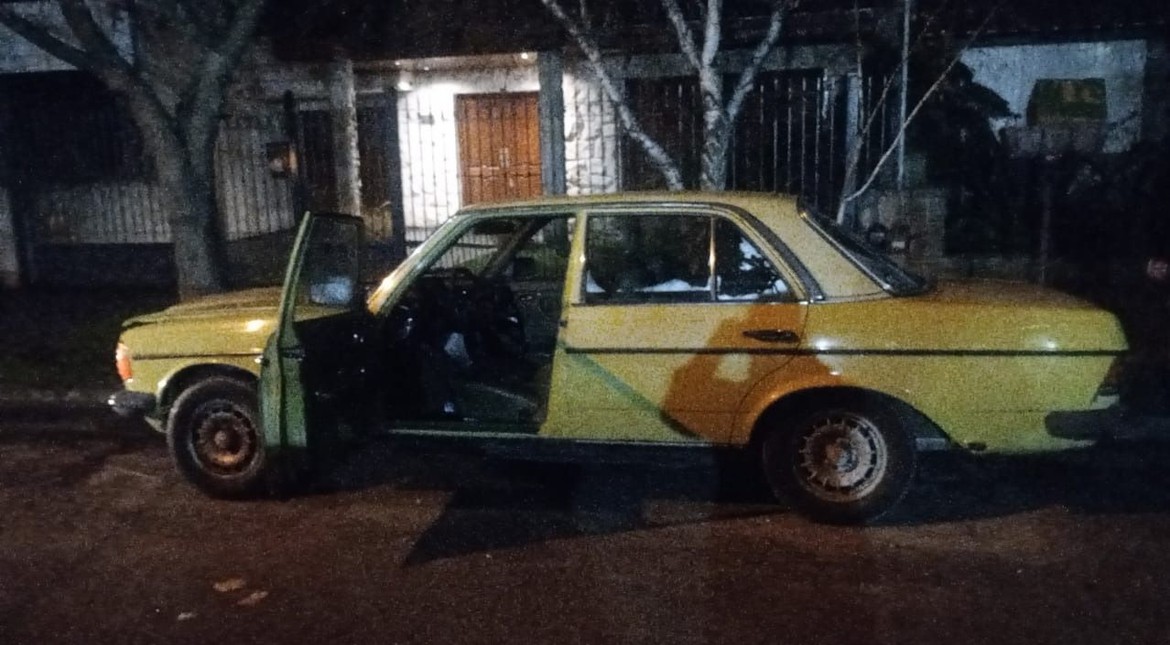 Tienen 14 y 17 años y quisieron robar un auto
