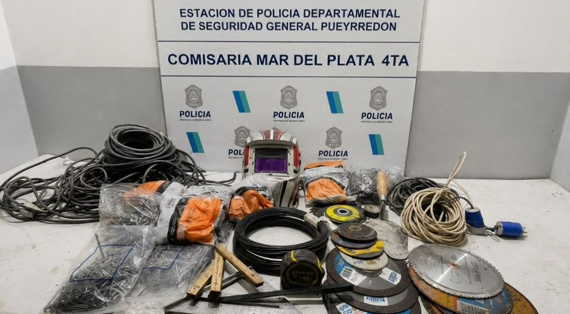 Caminaba de madrugada con herramientas y materiales: no pudo justificar el origen