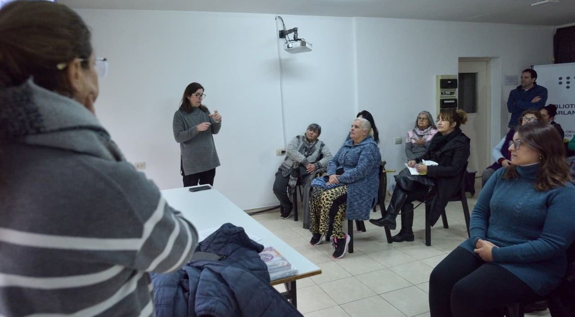 Lanzan un nuevo curso gratuito para cuidadores domiciliarios: cómo anotarse
