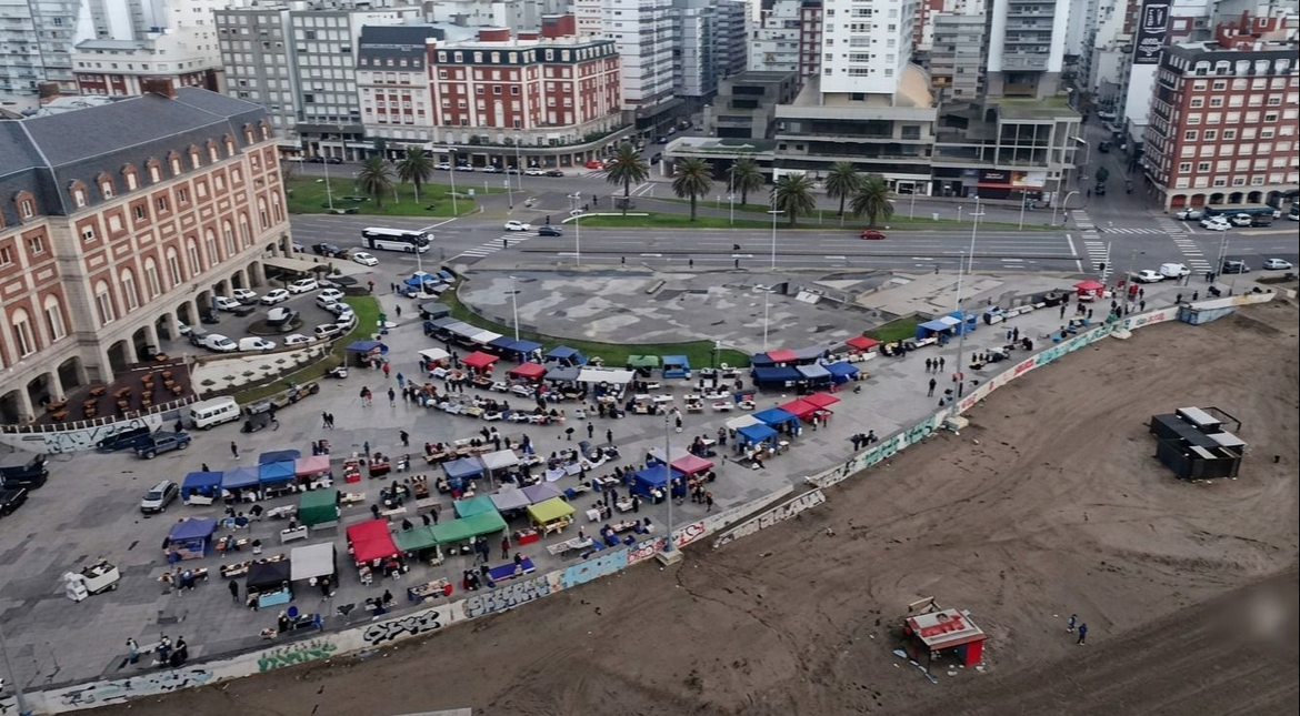 Después del desalojo de la Saladita, volvieron a instalarse feriantes en la Bristol