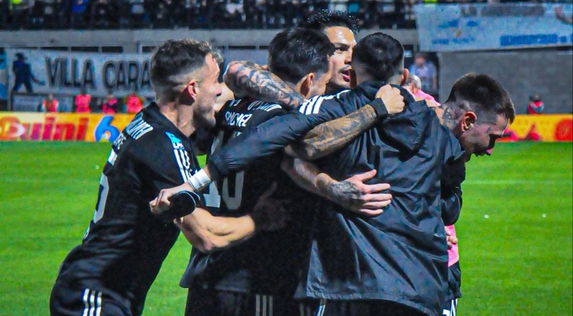Papelón histórico: Deportivo Riestra goleó a un Boca sin reacción
