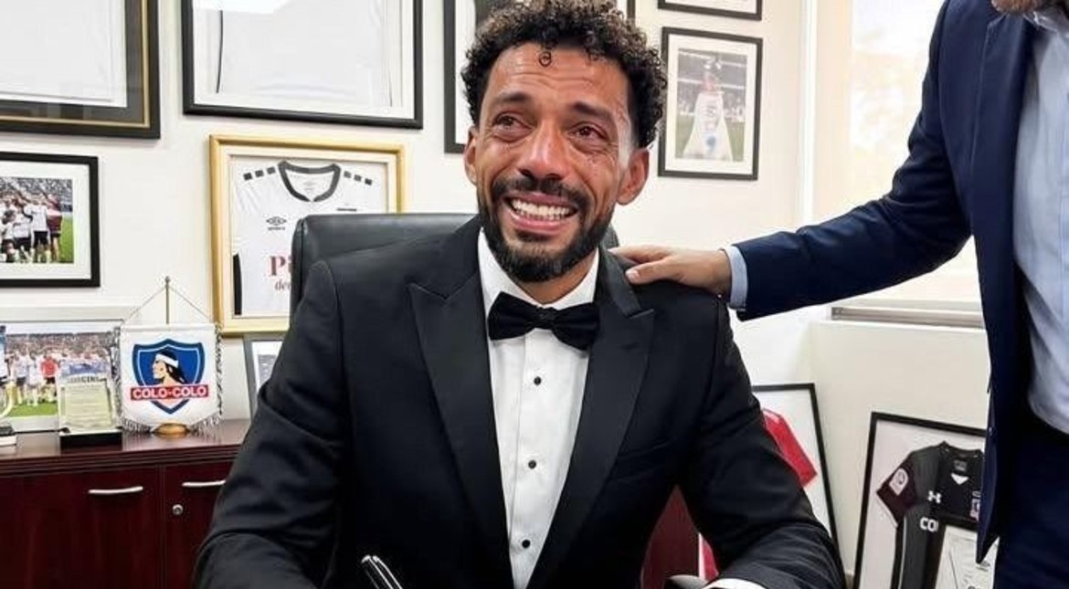 El Mundial le cambió la vida: Vozinha firmó, lloró y emocionó a millones al ser presentado como nuevo jugador de Colo Colo