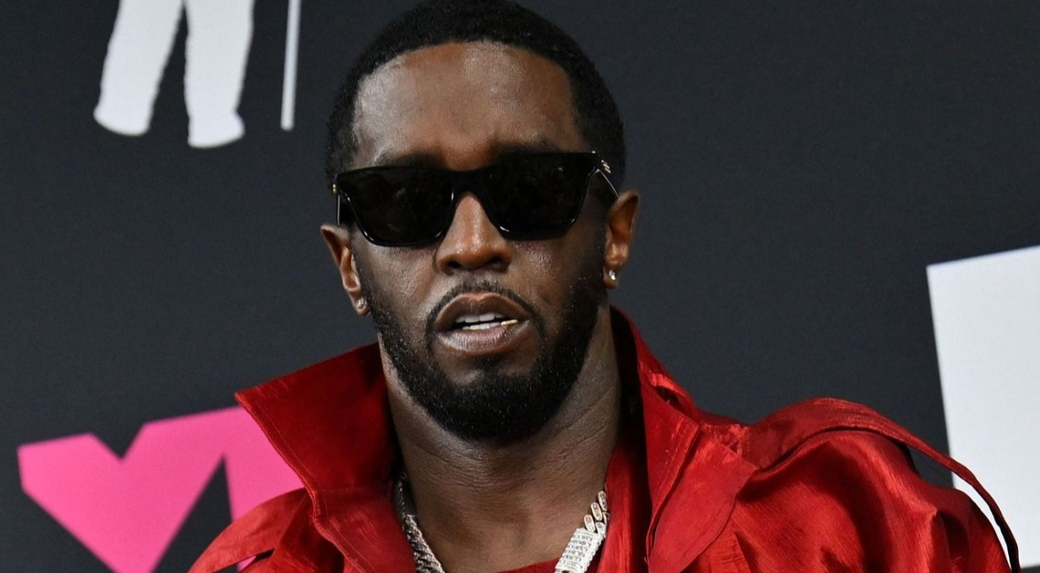 Diddy, a las trompadas en la cárcel mientras espera una reducción de pena