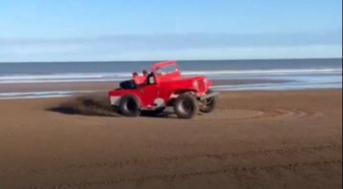 Tragedia en Necochea: así manejaba en la playa el mecánico que murió tras volcar con un Jeep