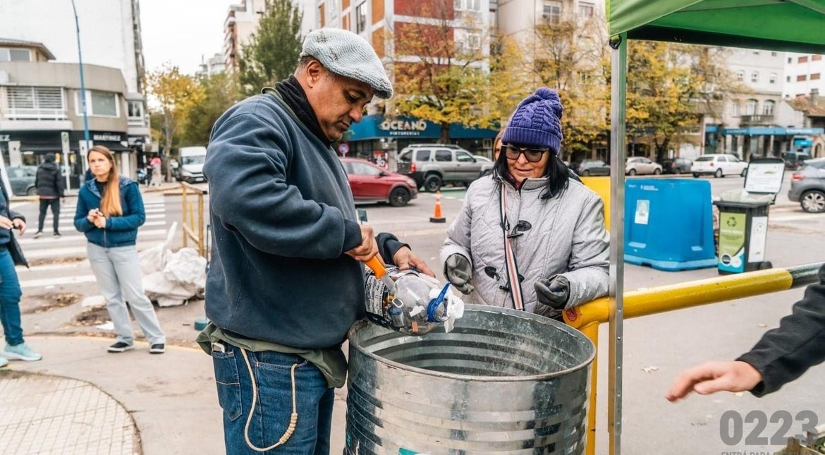 El Punto Verde llega a la plaza España: qué residuos se pueden llevar