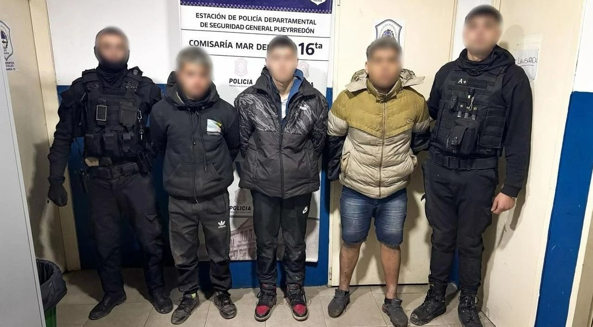 Golpearon a una pareja para robarles el auto y los atraparon cuando chocaron