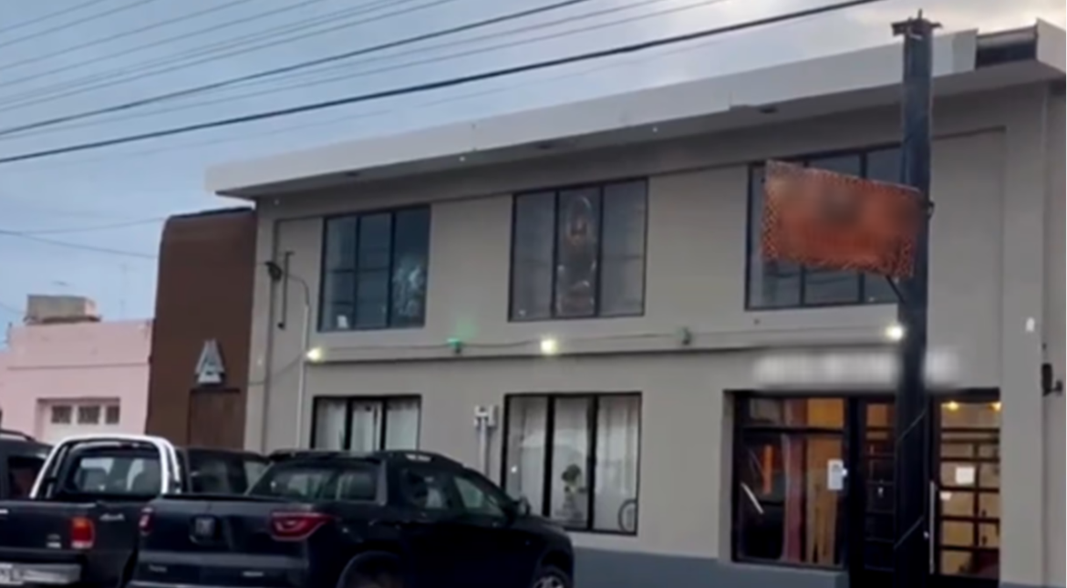 Hallaron muerto a un hombre en una habitación de hotel: tenía 46 años y se hospedaba solo