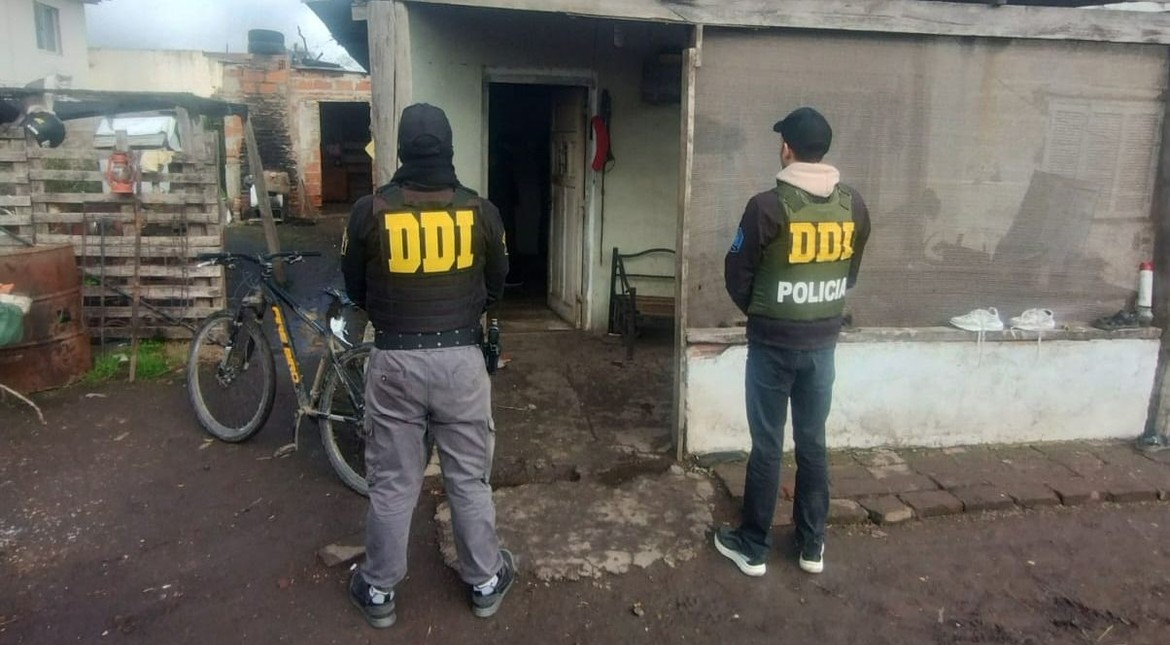 Encapuchados y armados le robaron 700 mil pesos y flores de marihuana al hermano de un amigo