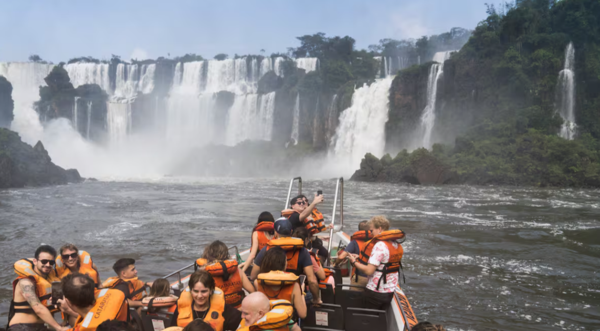 Murió un turista tras el vuelco de una lancha en el lado brasileño de las Cataratas