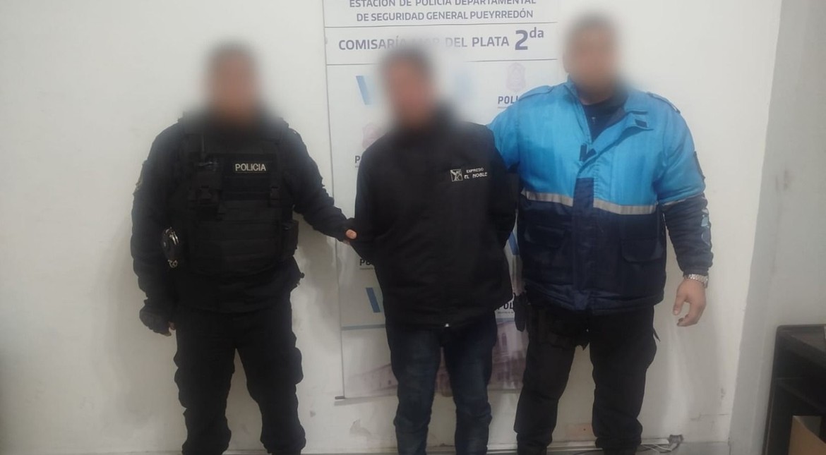 "Tengo una pistola y un machete": dormía en la puerta de una casa y amenazó a la policía