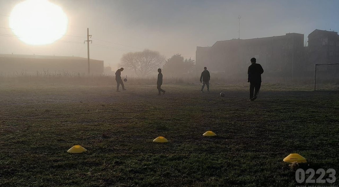 El potrero renació en Las Heras: la historia del vecino que recuperó la canchita para todo el barrio