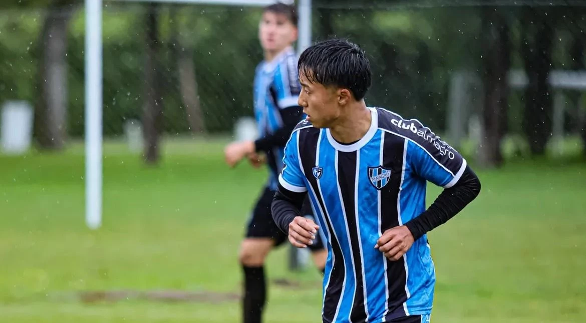 ¿El Próximo Tim Payne?: es japonés y vino a la Argentina para ser jugador profesional de fútbol