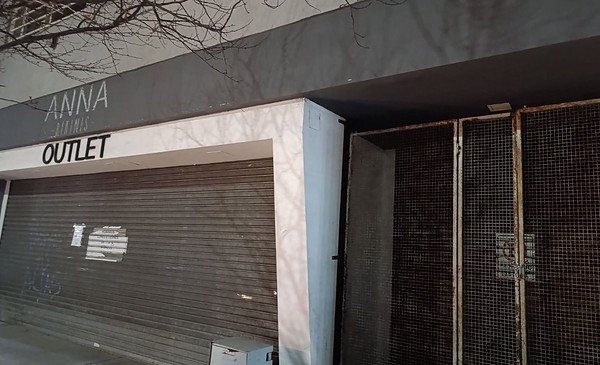 Cierre de tienda deja un gatito atrapado en MDP