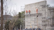 Easy busca trabajadores: pide secundario completo y disposición full-time