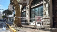 Un inmueble abandonado en el centro de Mar del Plata corre riesgo de derrumbe. Foto: 0223.