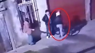 En una pierna, el delincuente encañonó a dos adolescente para robarles.