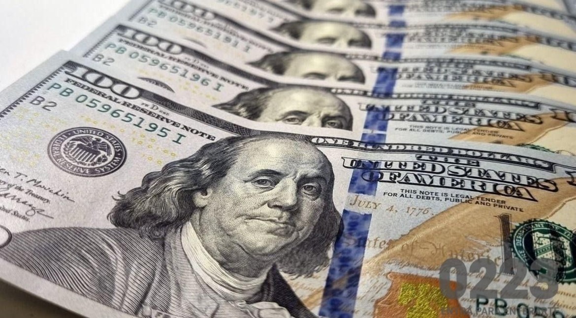 El dólar oficial anotó su mayor baja diaria desde abril y tocó mínimos de tres semanas