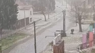 Video: un intenso granizo tiñó de blanco la ruta 11 y las calles de Villa Gesell y Pinamar