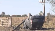 La nena chocó el auto contra un poste, volcó y murió.