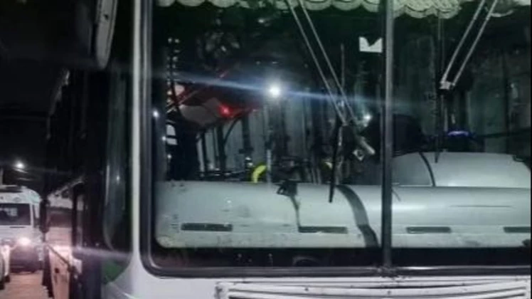 Se quebró el piso de un colectivo y un pasajero murió aplastado Se quebró el piso de un colectivo y un pasajero murió aplastado