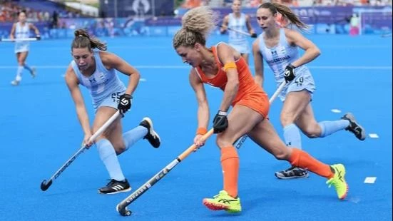 Las Leonas volvieron a chocar con su bestia negra