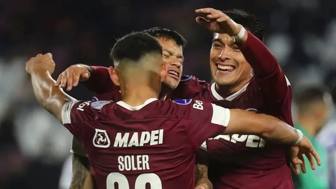Lanús se trajo un triunfazo de la altura de Quito
