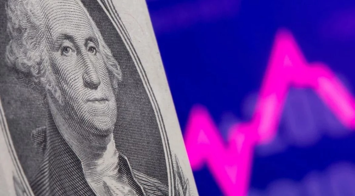 El dólar oficial frenó la racha de tres subas semanales antes del fin de semana largo