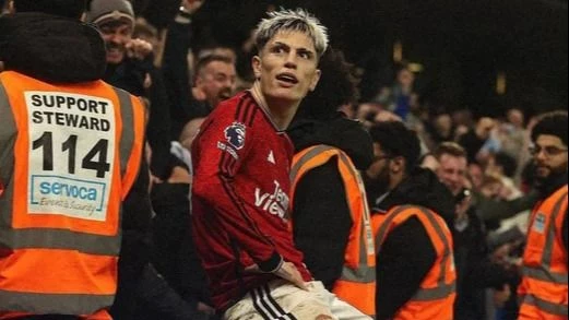 El particular castigo a Garnacho por irse al vestuario después de un cambio