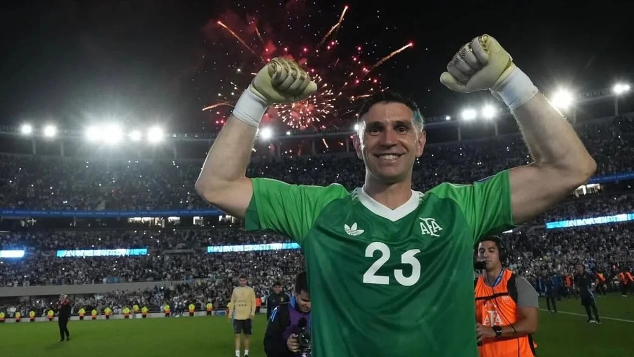 Siempre entre los mejores: "Dibu" Martínez otra vez nominado para el premio más importante del mundo