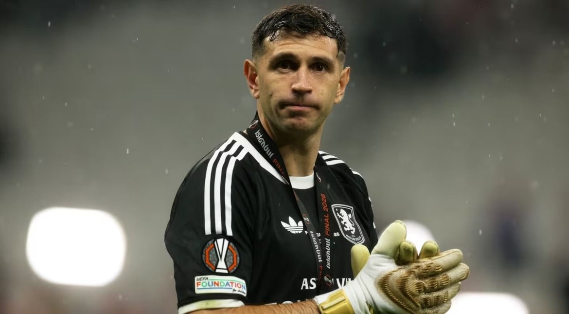 Giro inesperado en el futuro de Dibu Martínez: el marplatense ya tiene club para esta próxima temporada