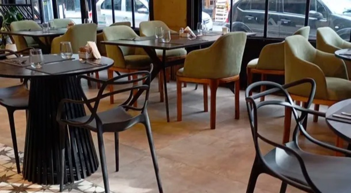 Golpe a la gastronomía: un famoso restaurante duró menos de un año y rematan todo