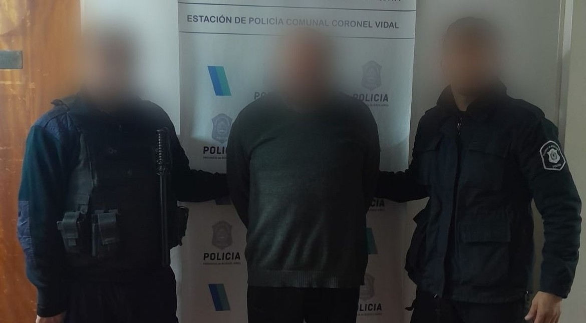 Lo descubrieron robando chapas, intentó escapar y terminó detenido