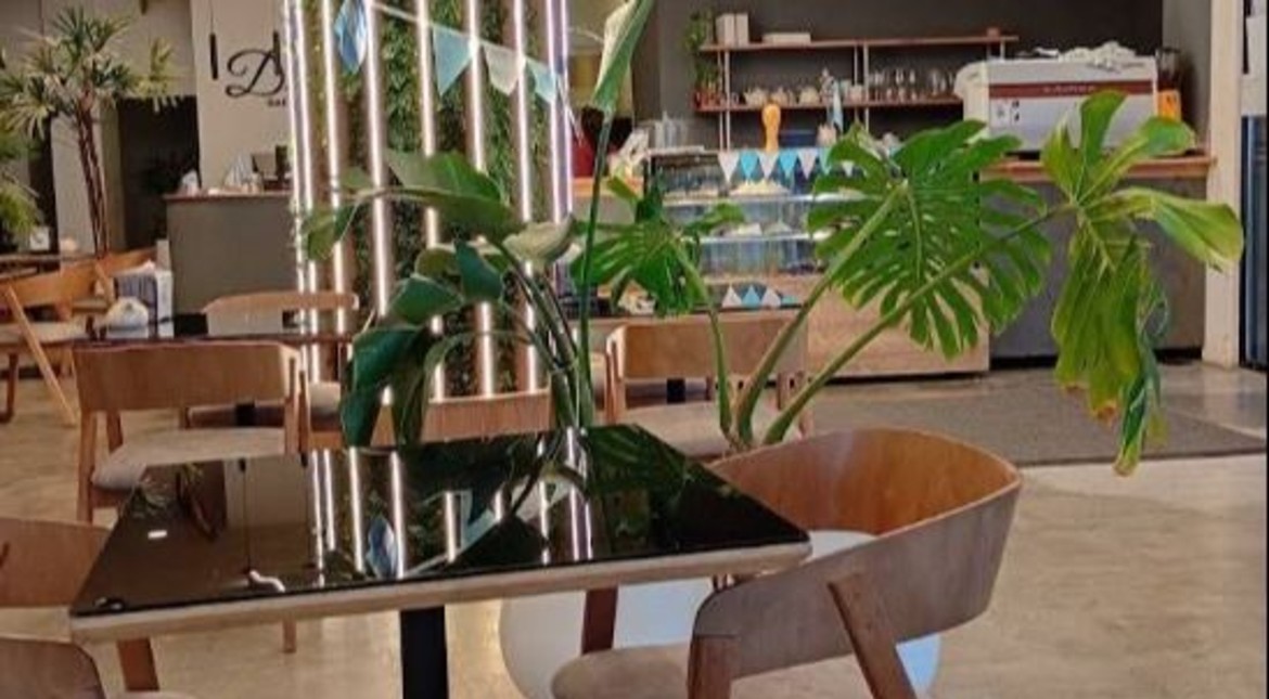 Otro más: un reconocido café frente a la costa de Mar del Plata cierra sus puertas