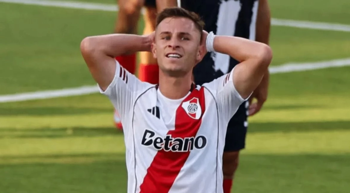 Uno de los separados de River sufrió un duro castigo de la FIFA: por qué y cuánto tiempo