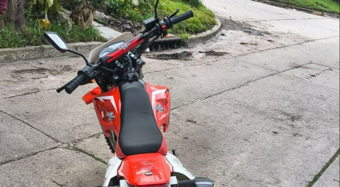 Vecinos retuvieron a adolescente que quiso robar una moto