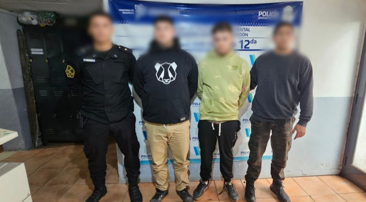 El hombre asaltado en la avenida Libertad llevaba $800 mil y 9500 dólares para pagar un viaje: apenas recuperaron $300 mil