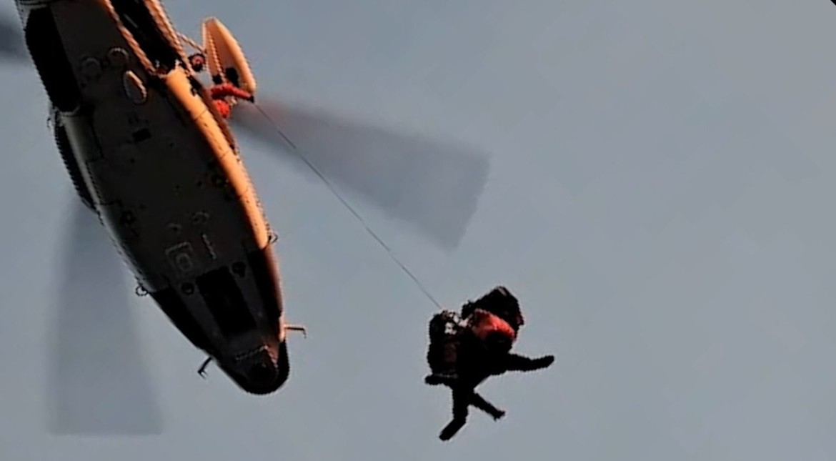 Impresionante despliegue: así fue el rescate de urgencia de Prefectura en altamar