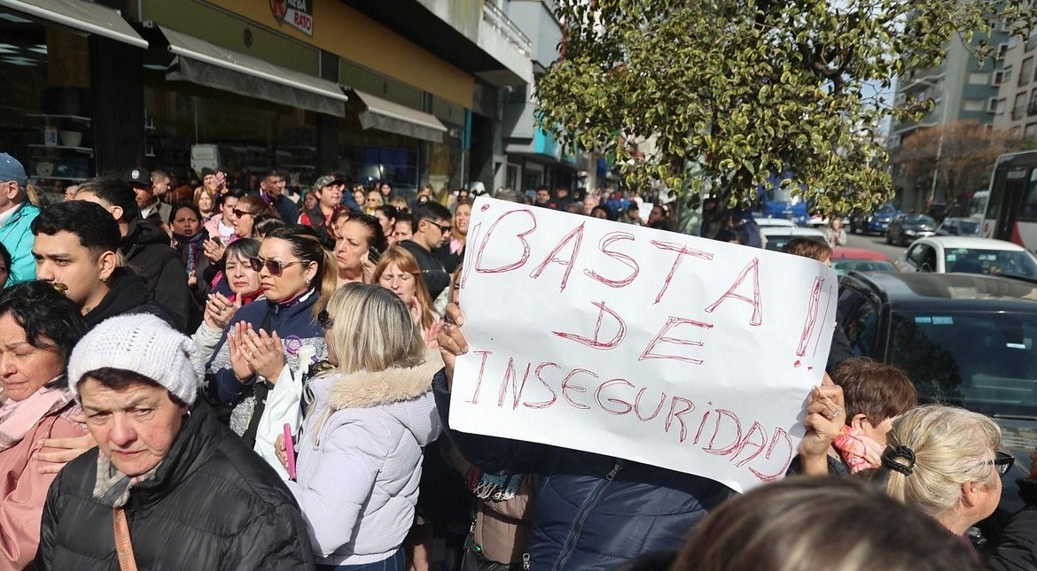 La inseguridad llega al Concejo: los vecinos consiguieron la Banca 25