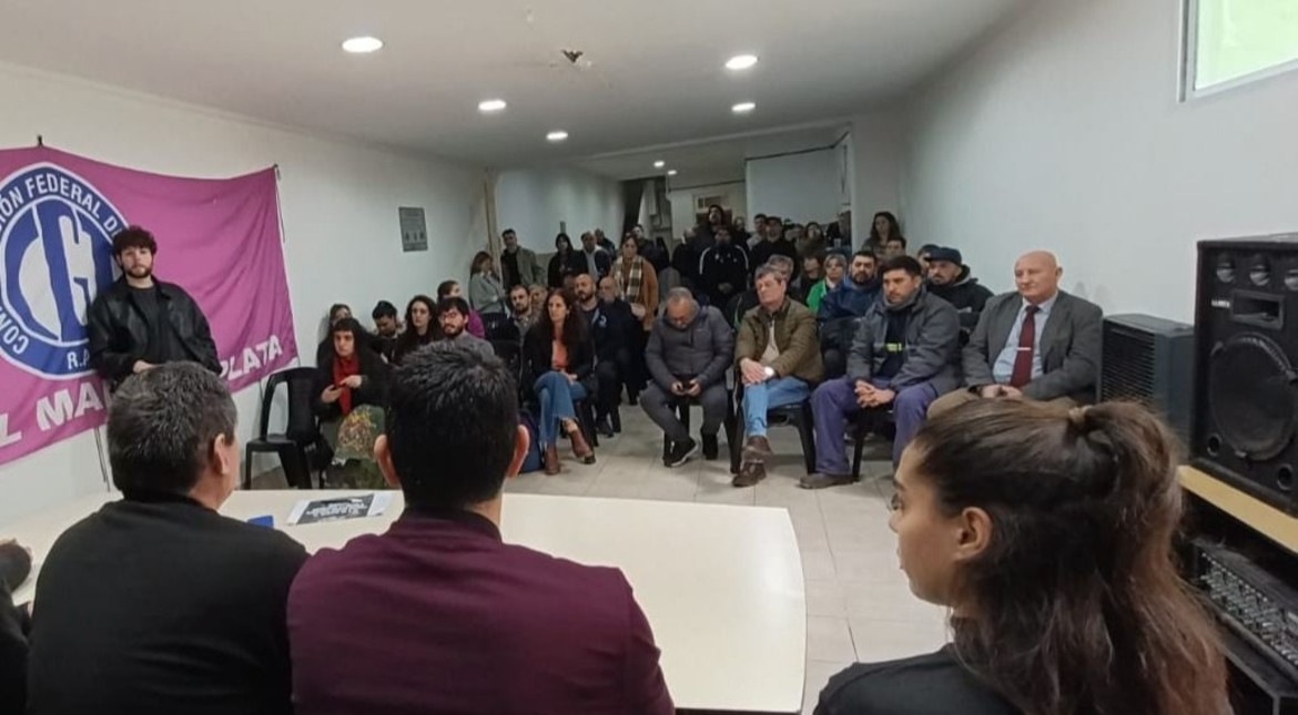 Las centrales sindicales convocan a movilizarse por la soberanía territorial y el trabajo