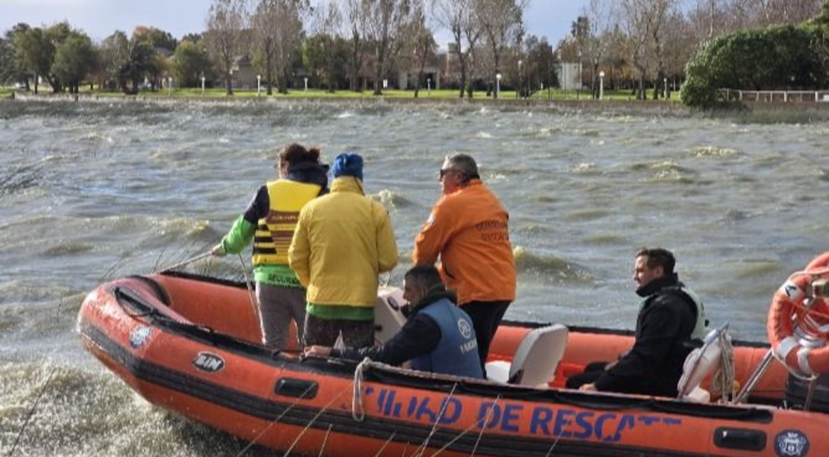Pesca furtiva: incautan una red con una importante cantidad de peces muertos