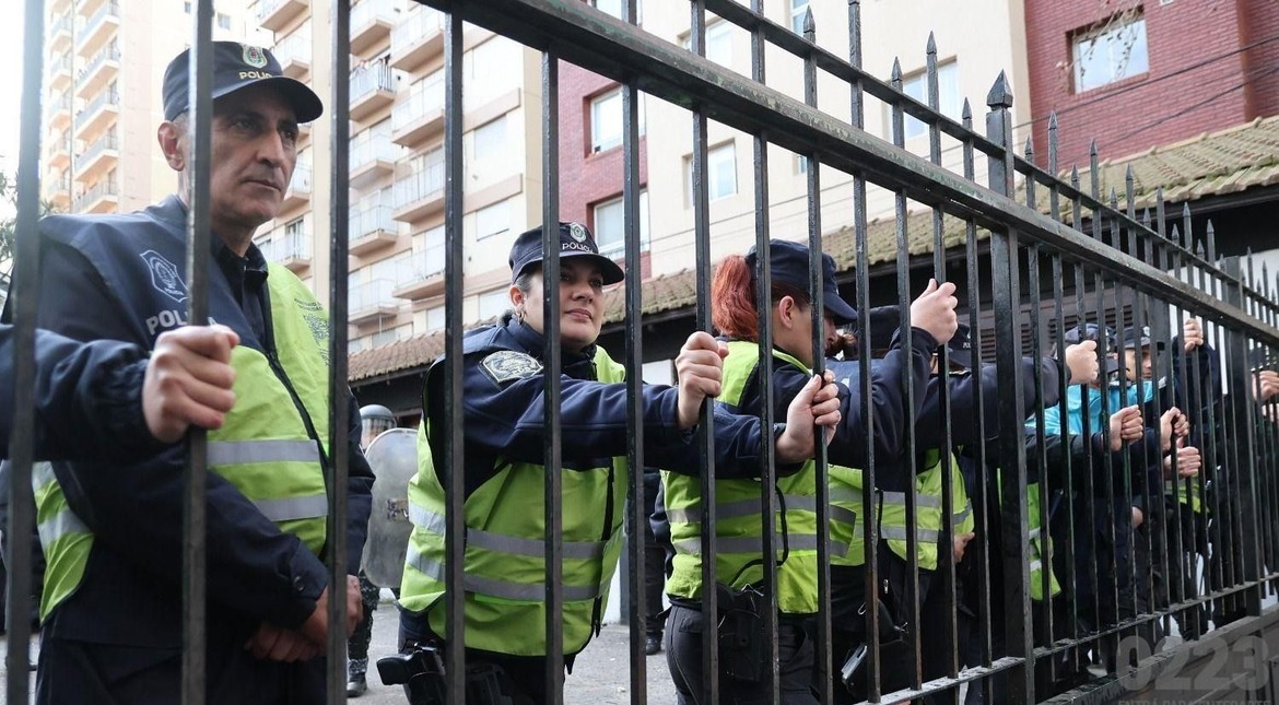La manifestación en imágenes: vecinos de Mar del Plata salieron a la calle para exigir más seguridad